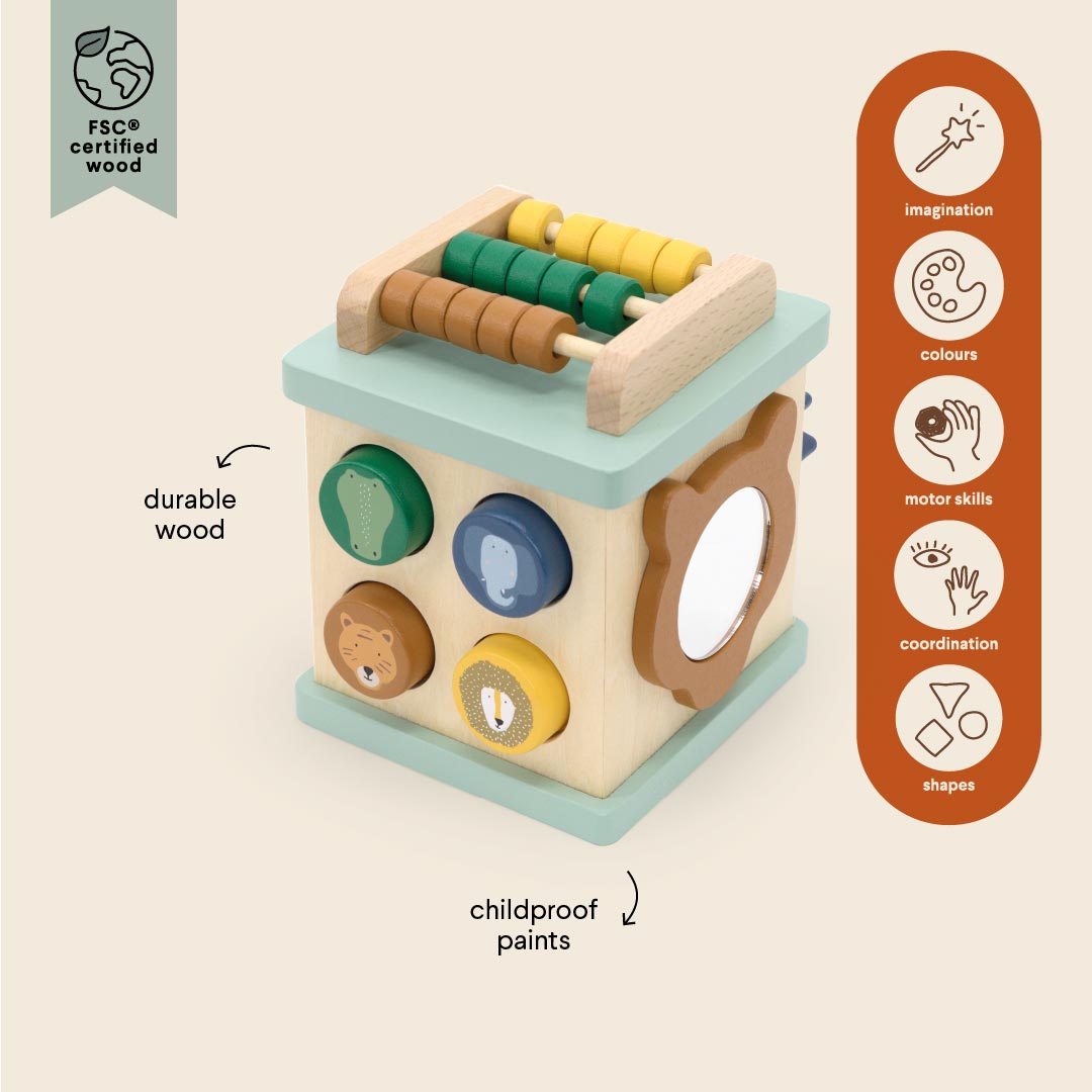 Cubo de actividades pequeño de madera